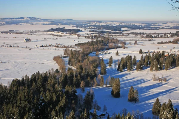 Landschaft Aus Schneebedeckten Winterbergen — Stockfoto