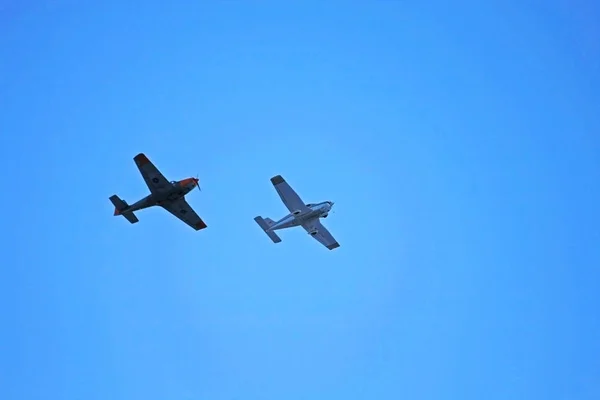 Vacker Utsikt Över Flygplan Som Flyger Himlen — Stockfoto