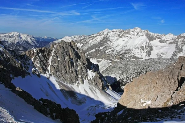 Landschaftliche Aufnahme Der Schönen Schneebedeckten Berglandschaft Als Hintergrund — Stockfoto