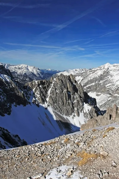 Landschaftliche Aufnahme Der Schönen Schneebedeckten Berglandschaft Als Hintergrund — Stockfoto