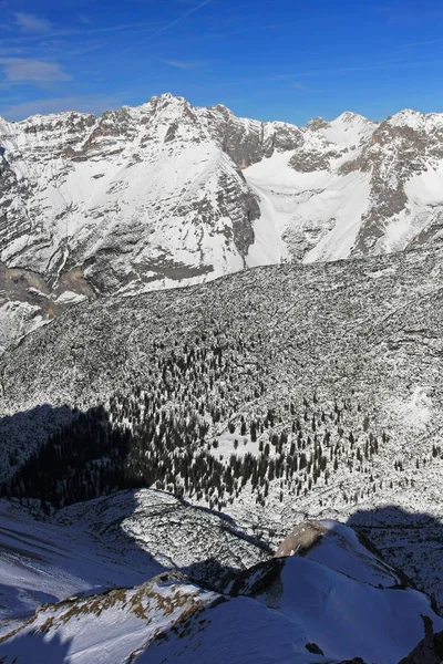 Scenic Shot Van Prachtige Besneeuwde Bergen Landschap Voor Achtergrond — Stockfoto