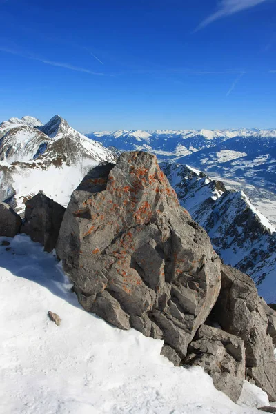 Naturskön Bild Vackra Snöiga Berg Landskap För Bakgrund — Stockfoto