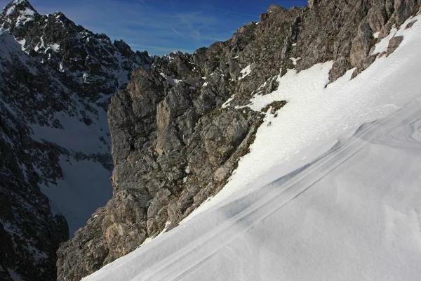 Colpo Scenico Bellissimo Paesaggio Montano Innevato Sfondo — Foto Stock