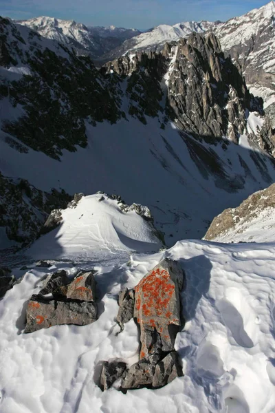 美丽的雪山风景为背景的风景拍摄 — 图库照片