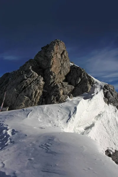 Colpo Scenico Bellissimo Paesaggio Montano Innevato Sfondo — Foto Stock