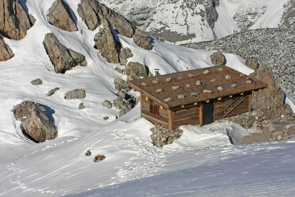 Pequeña Casa Madera Cima Montaña Alpina — Foto de Stock