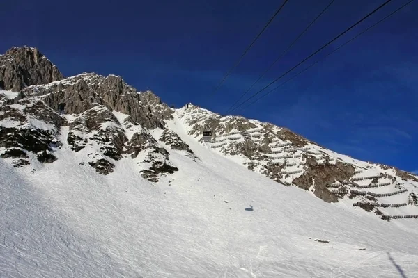 Arka Plan Için Güzel Karlı Dağ Manzara Manzara Çekim — Stok fotoğraf