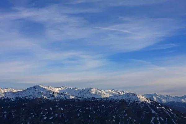 Foto Cênica Belas Montanhas Nevadas Paisagem Para Fundo — Fotografia de Stock