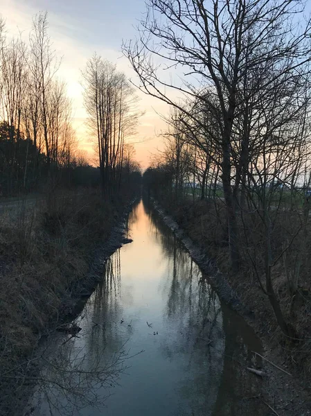 Vista Panorámica Del Canal Rural Atardecer — Foto de Stock