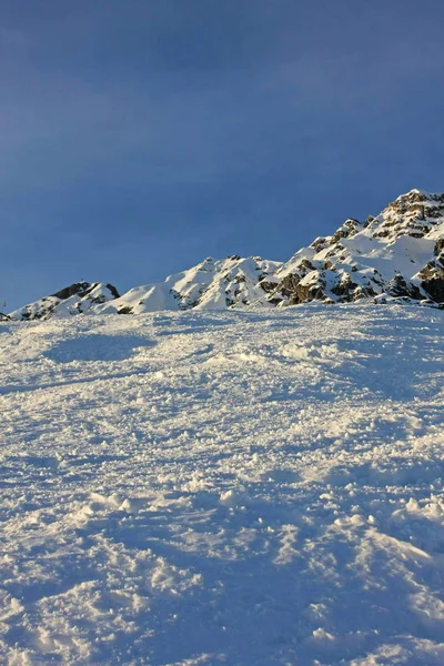 Scenic Shot Van Prachtige Besneeuwde Berglandschap Voor Achtergrond Rechtenvrije Stockafbeeldingen