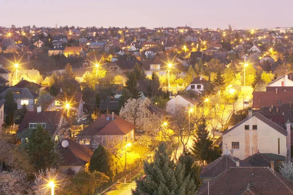 夜の郊外の都市の光の風景 — ストック写真