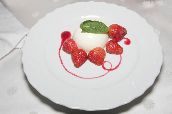 Gâteau Aux Fraises Aux Fraises Framboises — Photo