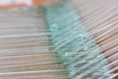 Yığınla cam parçasının yakın görüntüsü