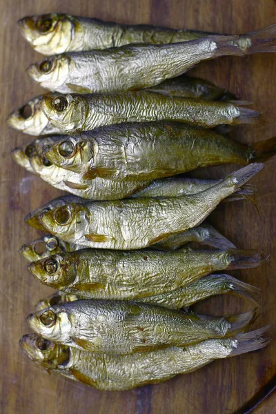 Close View Smoked Fish Wooden Board — Stock Photo, Image