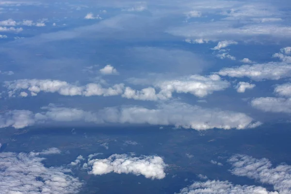 Γραφική Εναέρια Θέα Από Αεροπλάνο Στον Ουρανό Και Σύννεφα — Φωτογραφία Αρχείου