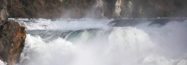Vyhlídkový Záběr Krásného Horského Vodopádu — Stock fotografie