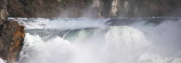 Festői Lövés Gyönyörű Hegyi Vízesés — Stock Fotó