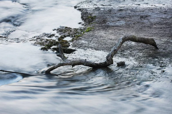 Malerische Aufnahme Eines Wunderschönen Bergwasserfalls — Stockfoto