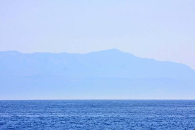 güneşli bir gün güzel mavi deniz doğal çekim