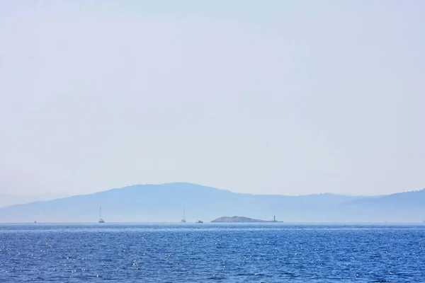 Plan Panoramique Belle Mer Bleue Sur Une Journée Ensoleillée — Photo