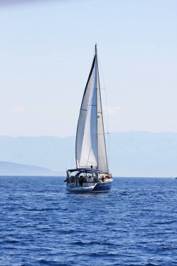 güneşli bir gün güzel mavi deniz doğal çekim