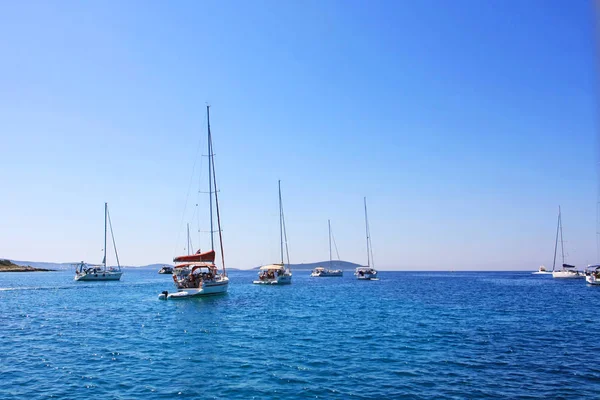 Pintoresca Toma Hermoso Mar Azul Día Soleado —  Fotos de Stock