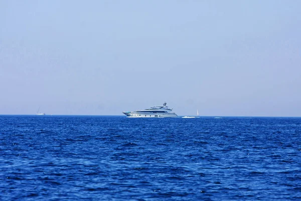 Schilderachtige Foto Van Prachtige Blauwe Zee Zonnige Dag — Stockfoto