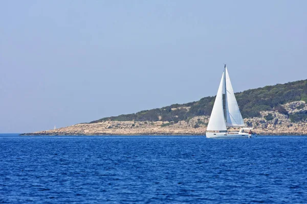 Schilderachtige Foto Van Prachtige Blauwe Zee Zonnige Dag — Stockfoto