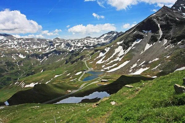 Schilderachtige Foto Van Het Prachtige Berglandschap Met Besneeuwde Toppen — Stockfoto