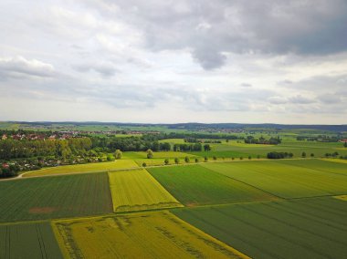 bulutlu günde tarım yeşil alan manzara hava görünümü