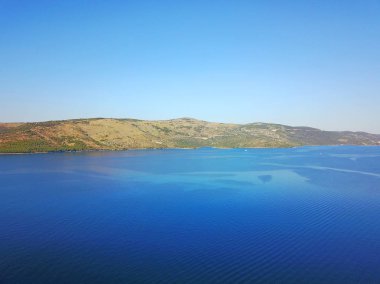 güneşli bir gün güzel mavi deniz doğal çekim