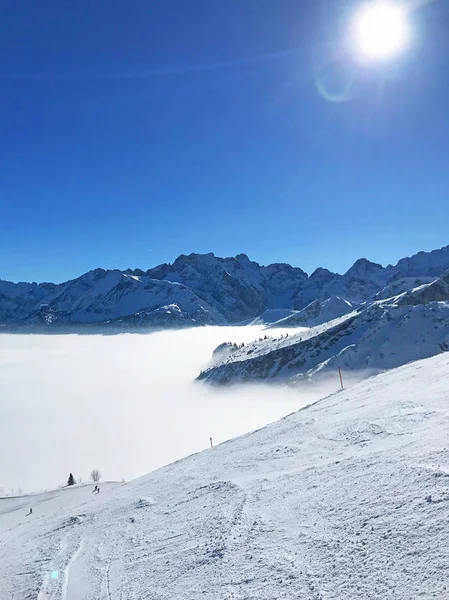 美丽的雪山的宁静镜头 — 图库照片