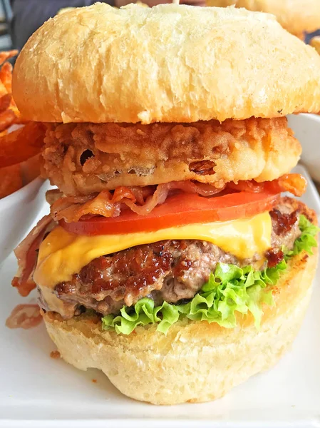 Close Shot Delicious Layered Burger Plate — Stock Photo, Image