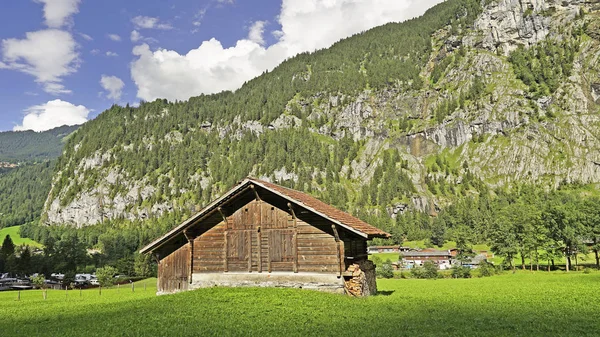 Naturskön Bild Landskap Med Vackra Berg Och Grön Äng Och — Stockfoto