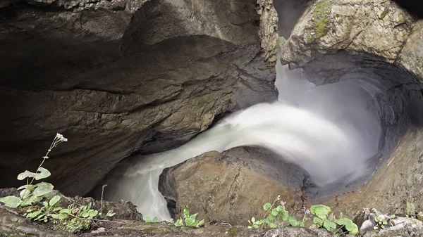 Vue Panoramique Sur Gorge Rocheuse Avec Cours Eau — Photo