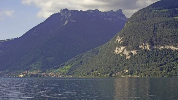 Tranquilo Tiro Hermoso Lago Montaña —  Fotos de Stock