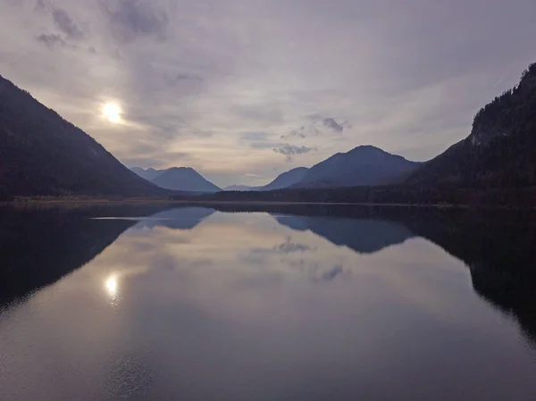 Güzel Dağ Gölü Sakin Atış — Stok fotoğraf