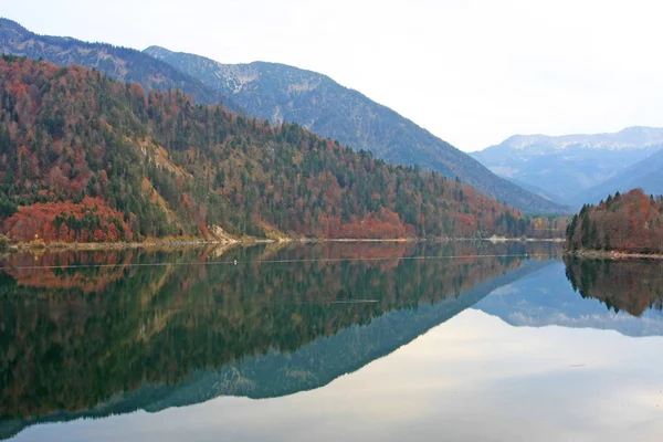 Rustige Shot Van Prachtige Bergmeer — Stockfoto