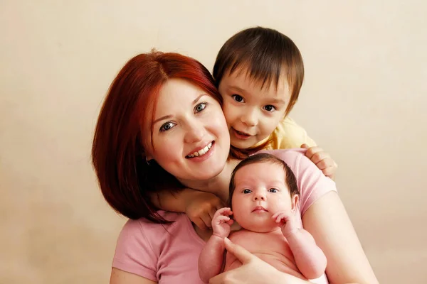 Happy Young Mother Two Children Boy Girl Portrait Happy Mixed — Stock Photo, Image