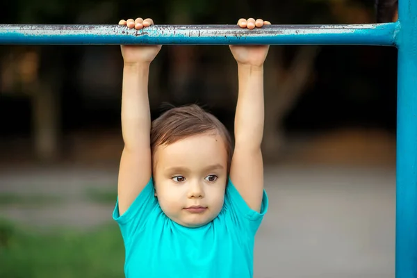 Toddler Boy Learning Pull Ups Gym Lesson Kindergarten Preschooler Hanging — Stock Photo, Image
