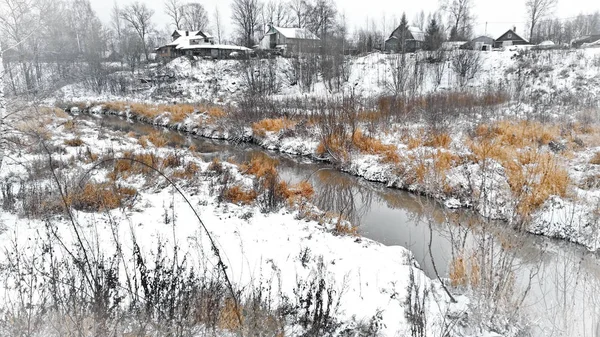 Riacho Não Está Congelado Inverno — Fotografia de Stock