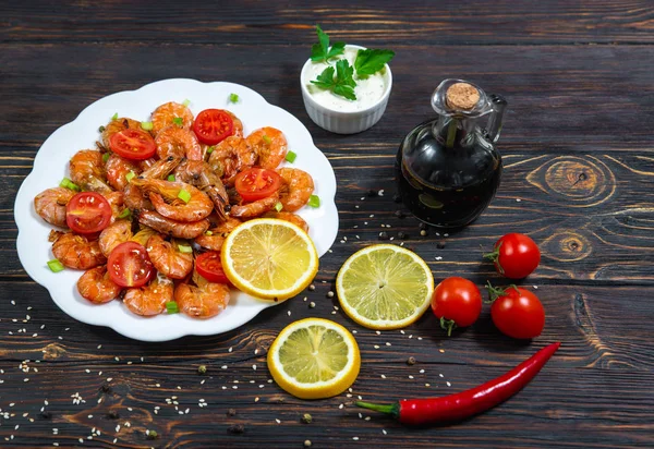 Camarones Horno Con Limón Verduras Plato Imagen de stock