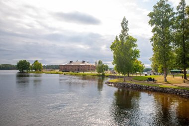 Savonlinna, Finlandiya, 08.08.2019, Savonlinna şehrindeki turistik yerler ve turistik mekanlar