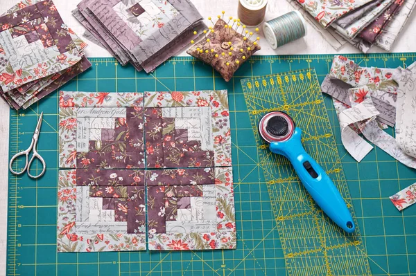 Patchwork Srub Bloky Řemeslo Mat Zásobník Bloků Galanterní Pásky — Stock fotografie