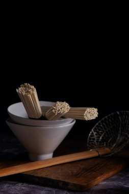 Ham buğday udon erişte koymak Asya tarzı seramik kase, Doğu ve