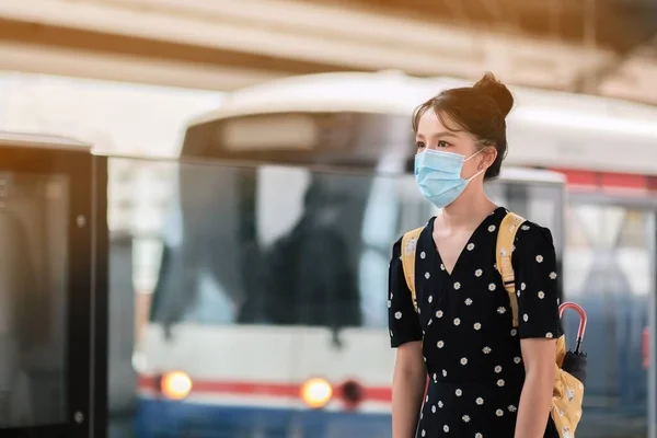 Asian Travelers Girl Train Station Medical Face Mask Protection Covid — Stock Photo, Image