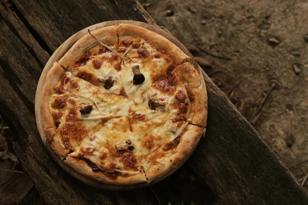 Homemade Mushroom Pizza Wood Plate — Stock Photo, Image
