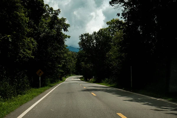 Carretera Través Del Bosque Montaña — Foto de Stock