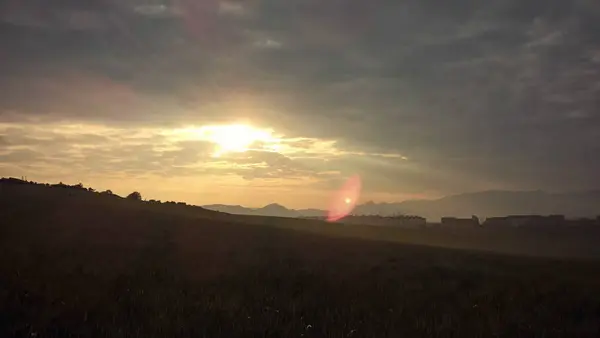 Belo Pôr Sol Nas Montanhas — Fotografia de Stock