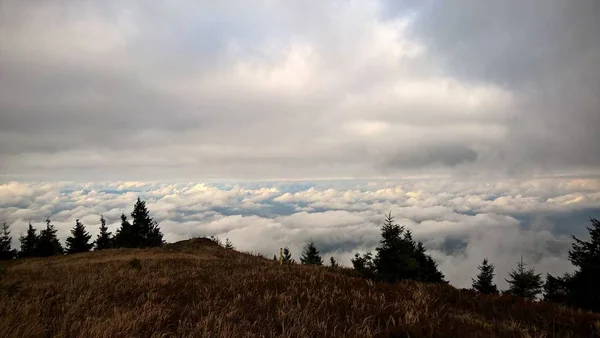 Niebla Sobre Las Montañas —  Fotos de Stock